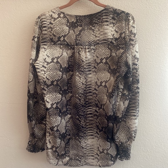 1 State Snakeskin blouse - Picture 10 of 13